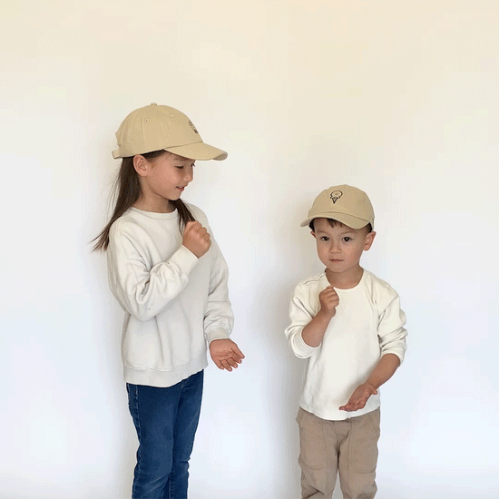 Load image into Gallery viewer, Bao Dumpling Kids Embroidered Baseball Cap
