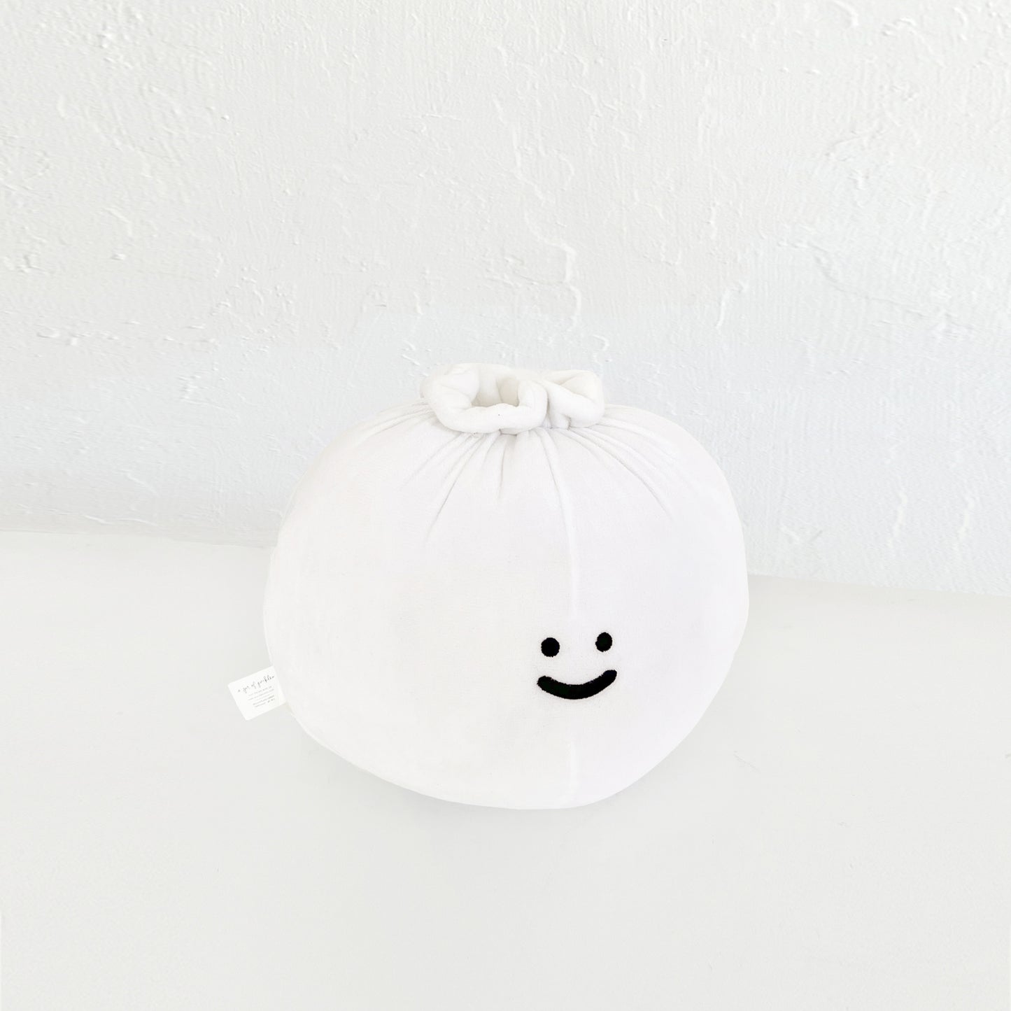Load image into Gallery viewer, Bao Dumpling Plushie
